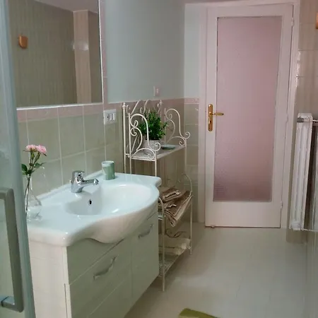 Flower's House Bed & Breakfast Salerno