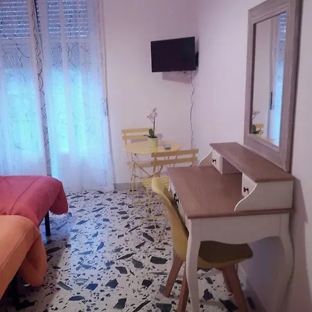 Flower's House Bed & Breakfast Salerno